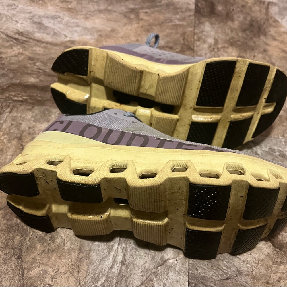 Women cloud sneaker